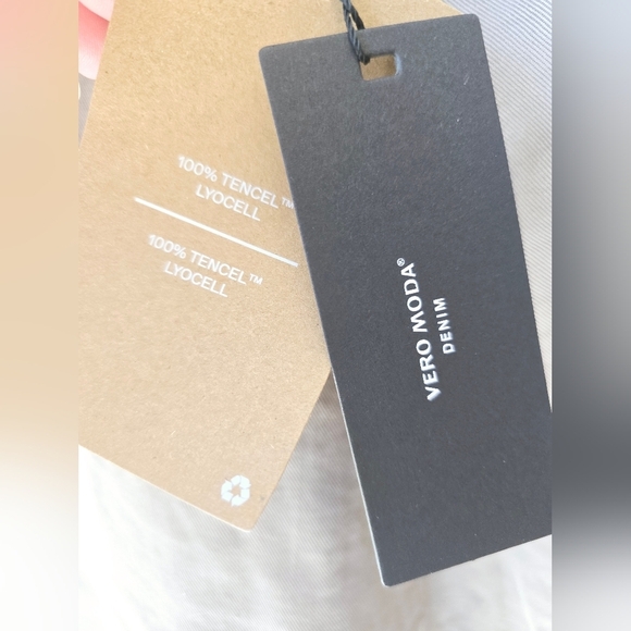 VERO MODA Mushroom Brown Grey Tan  Shorts with Tie Waist Size M - Picture 9 of 9